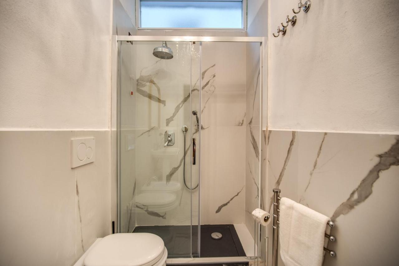 Aweshomeitaly - White Mirrors Apartment Pisa Luaran gambar